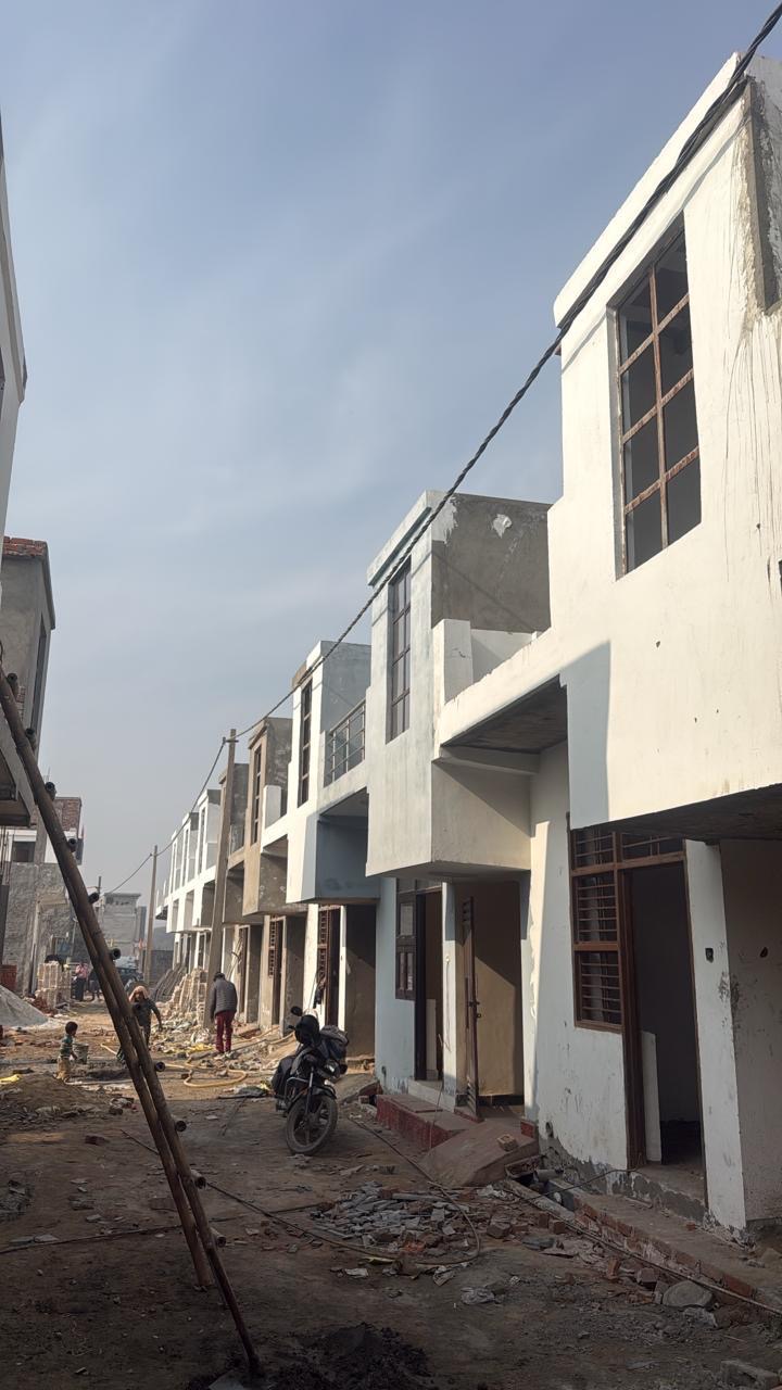 Roza Jalalpur project during construction